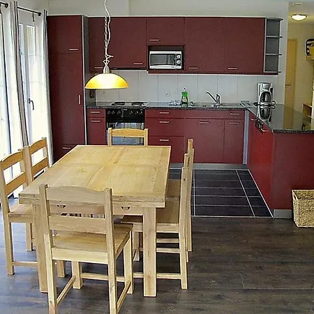 Sleeps 7 Wifi Apartment *